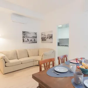 https://via-crispi.it-lombardy.com